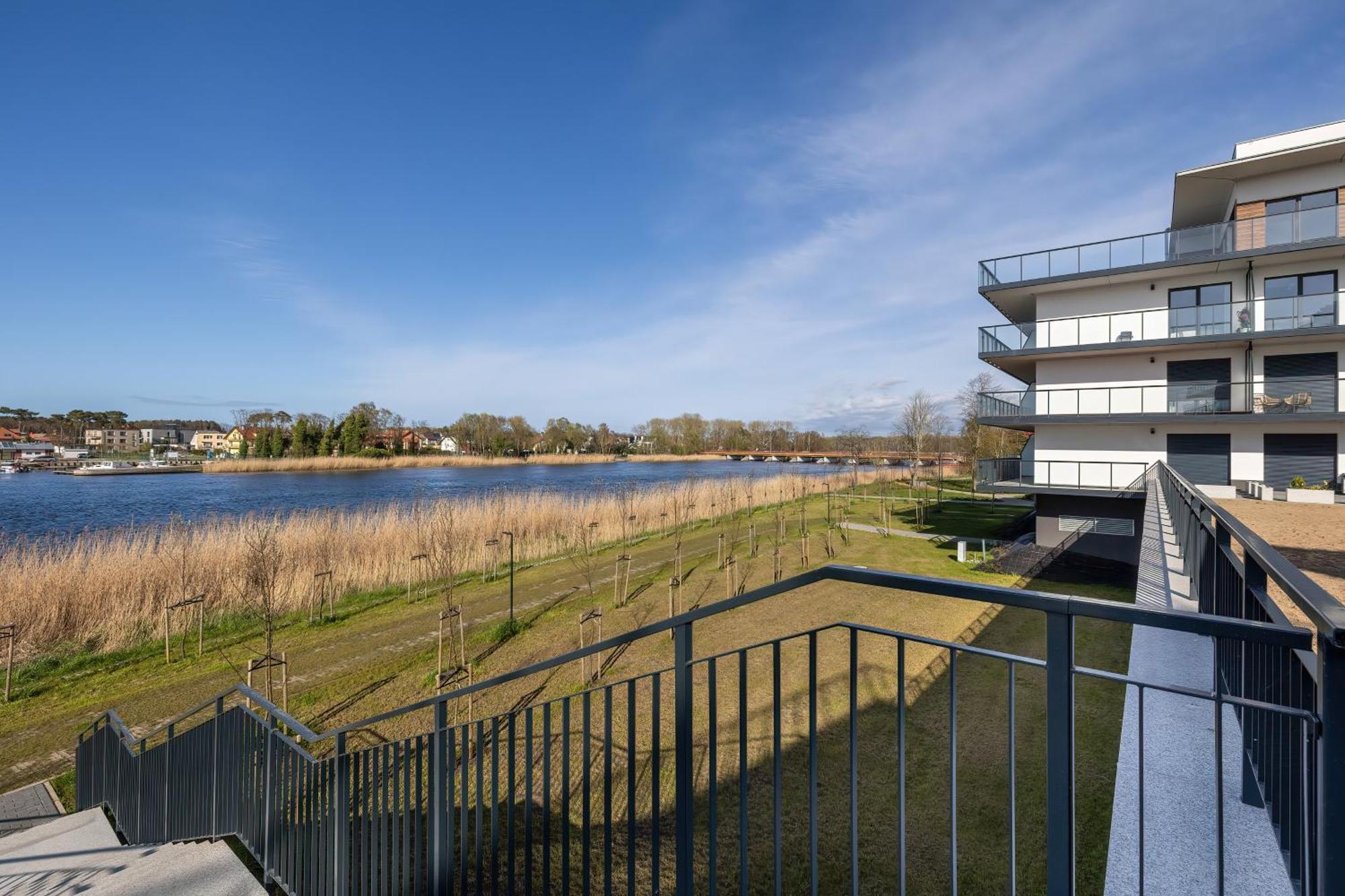 Wellness & Spa Resort Dziwnow Riverfront Apartments With Parking By Noclegi Renters Exterior photo